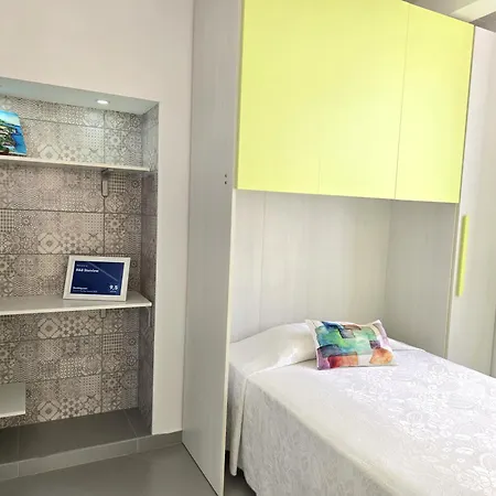 Starview - Comfy By The Center 3* Vico Equense