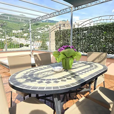 Starview - Comfy By The Center