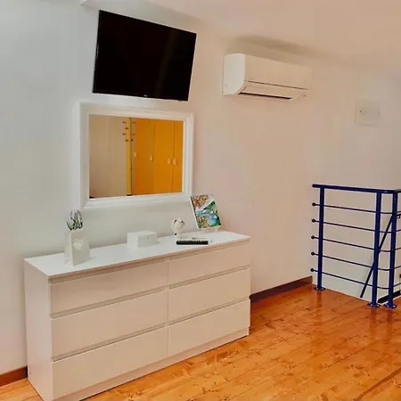 Starview Apartment - Comfy Apt By The Center Vico Equense