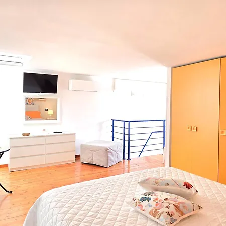 Starview Apartment - Comfy Apt By The Center *
