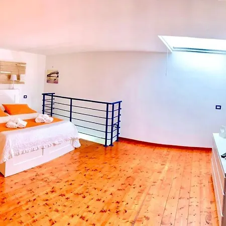 Starview Apartment - Comfy Apt By The Center Bed & Breakfast Vico Equense
