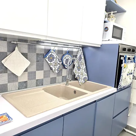 Starview Apartment - Comfy Apt By The Center Bed & Breakfast Vico Equense