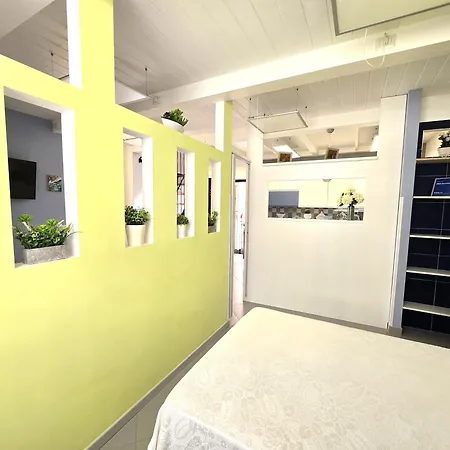 Starview Apartment - Comfy Apt By The Center Bed & Breakfast *