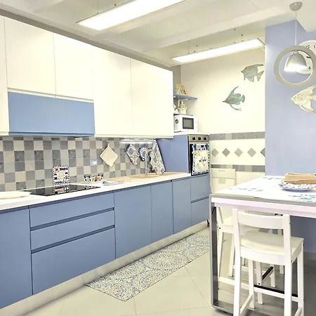 Starview Apartment - Comfy Apt By The Center Vico Equense