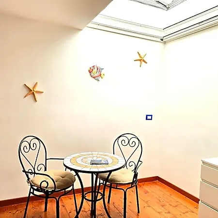 Starview - Comfy By The Center 3* Vico Equense