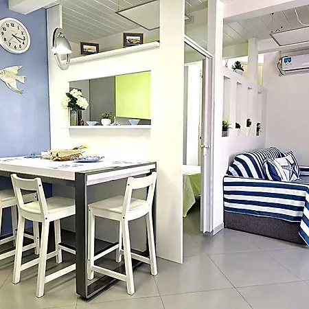 Starview - Comfy By The Center 3* Vico Equense