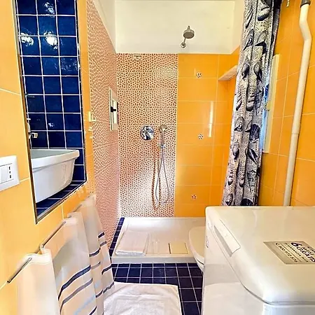 Starview - Comfy By The Center 3*